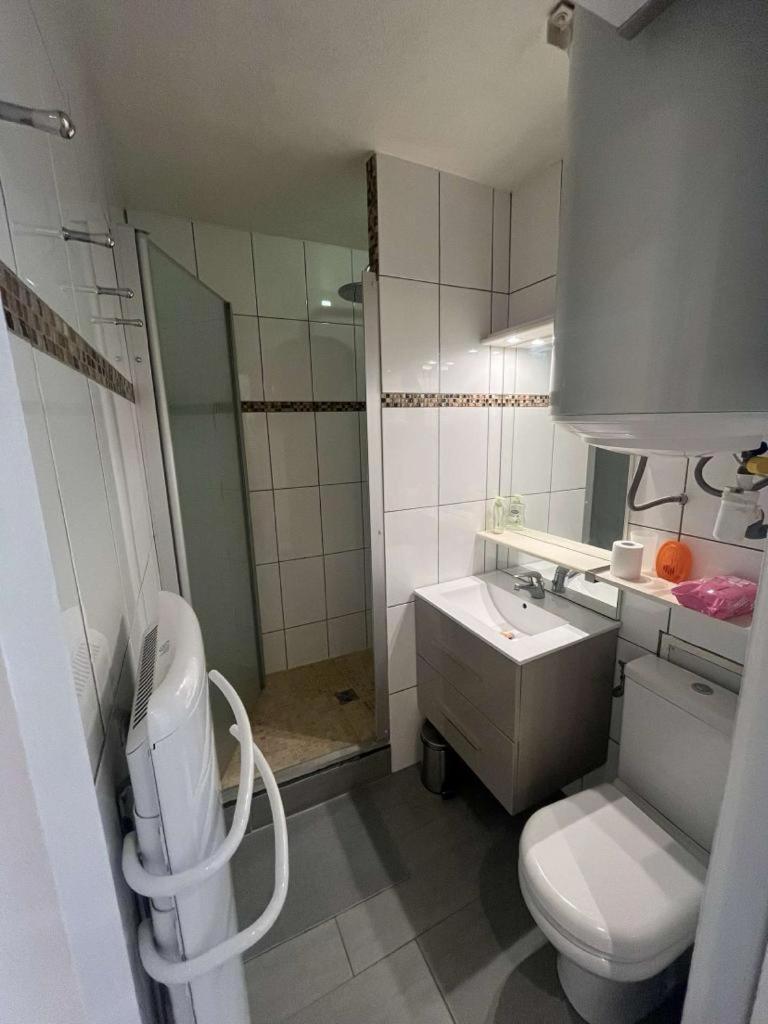 Appartement T2, 4 Personnes, Climatise, Avec Piscine, Village De La Mer 라론드레모레 외부 사진