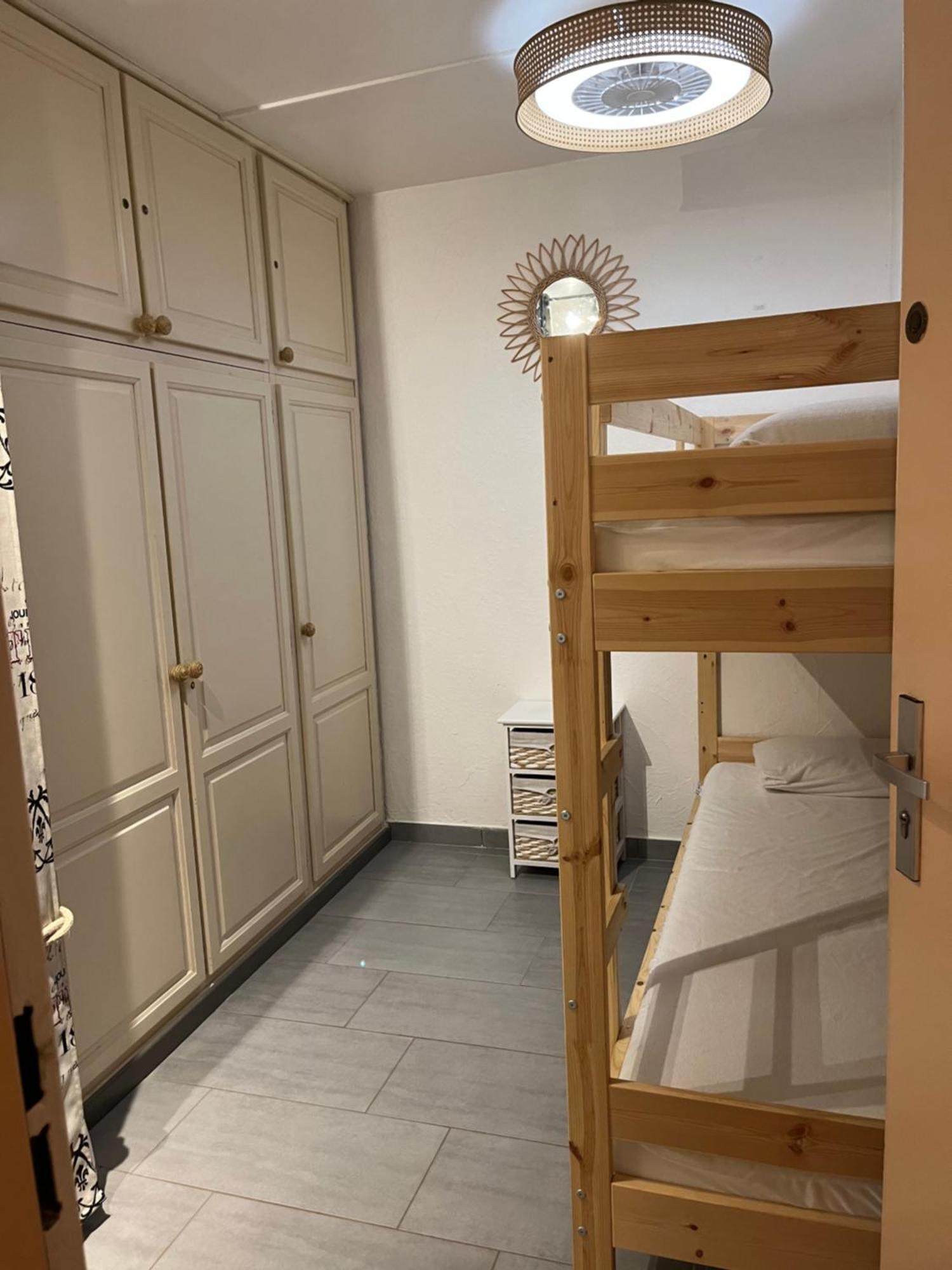 Appartement T2, 4 Personnes, Climatise, Avec Piscine, Village De La Mer 라론드레모레 외부 사진